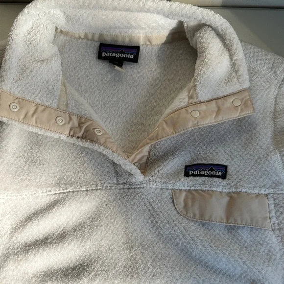 Patagonia Women's Soft Cream Pullover - Picture 2 of 6